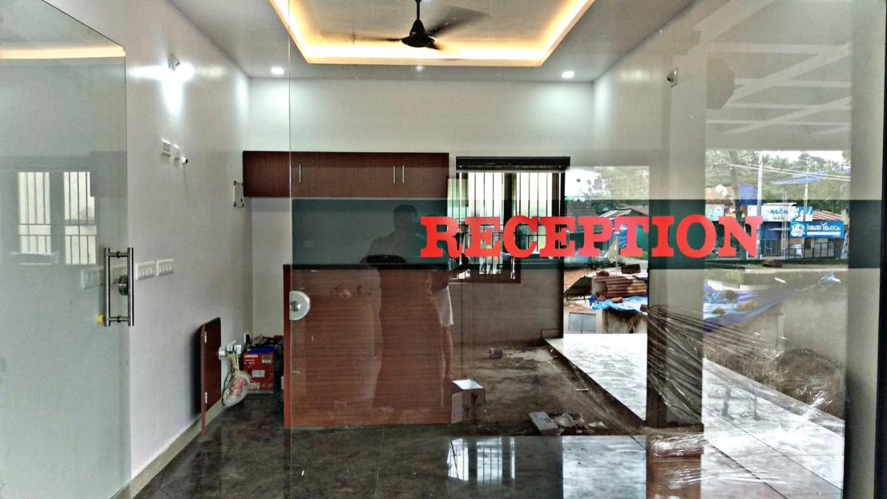 Отель Thekkumpuram Residency Kondotty Экстерьер фото