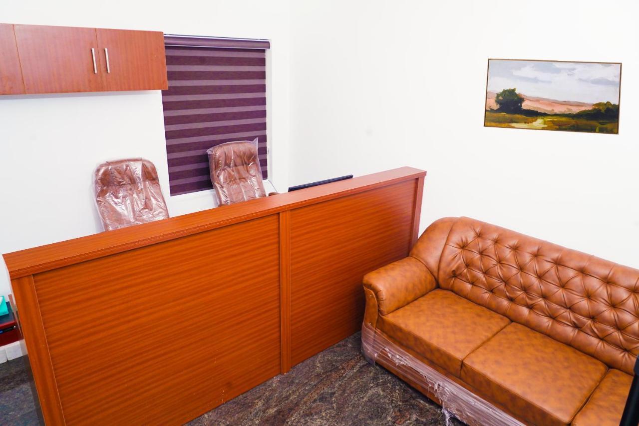 Отель Thekkumpuram Residency Kondotty Экстерьер фото