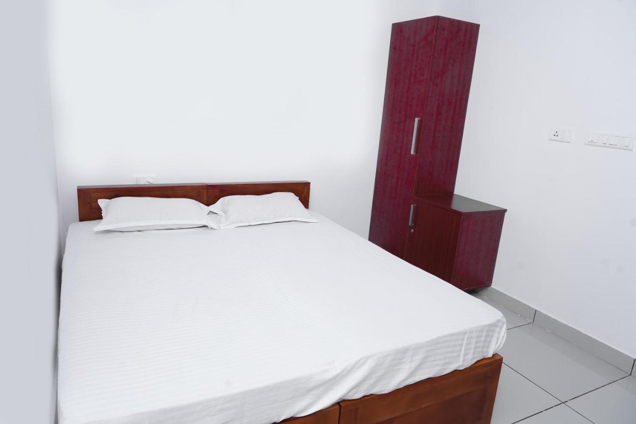 Отель Thekkumpuram Residency Kondotty Экстерьер фото
