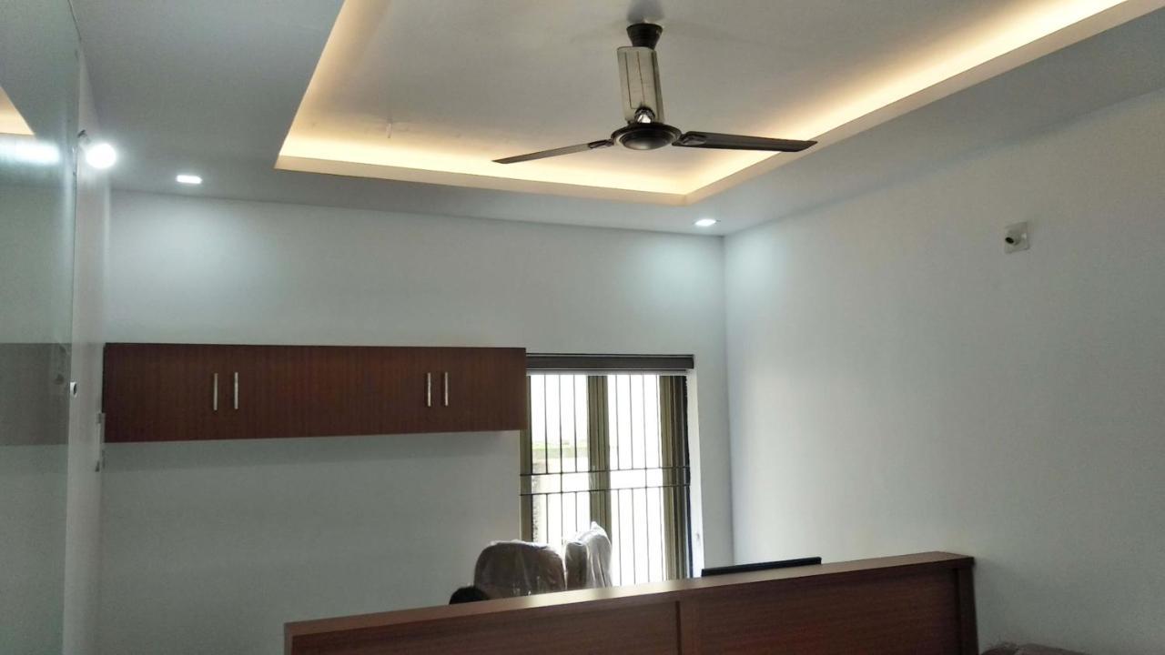 Отель Thekkumpuram Residency Kondotty Экстерьер фото