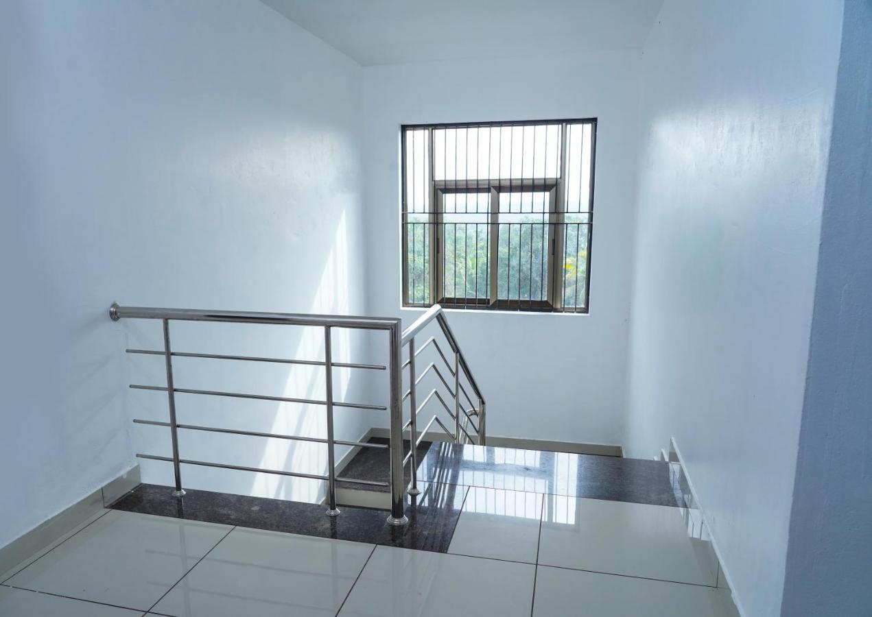Отель Thekkumpuram Residency Kondotty Экстерьер фото