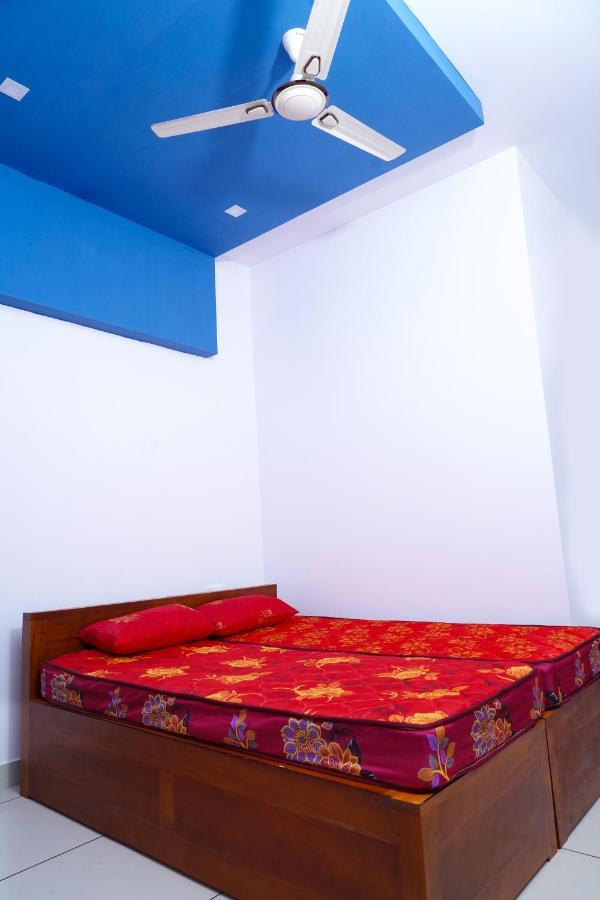Отель Thekkumpuram Residency Kondotty Экстерьер фото
