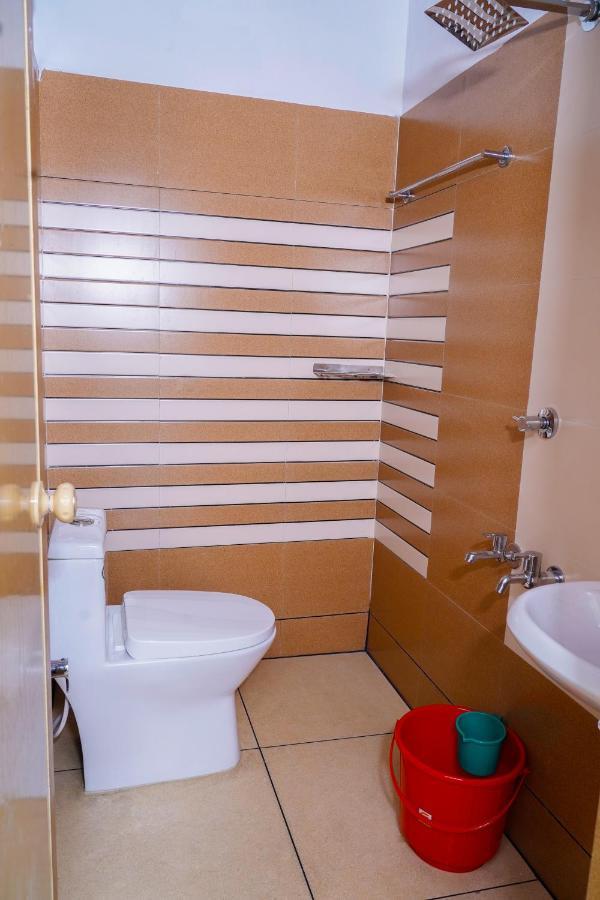 Отель Thekkumpuram Residency Kondotty Экстерьер фото