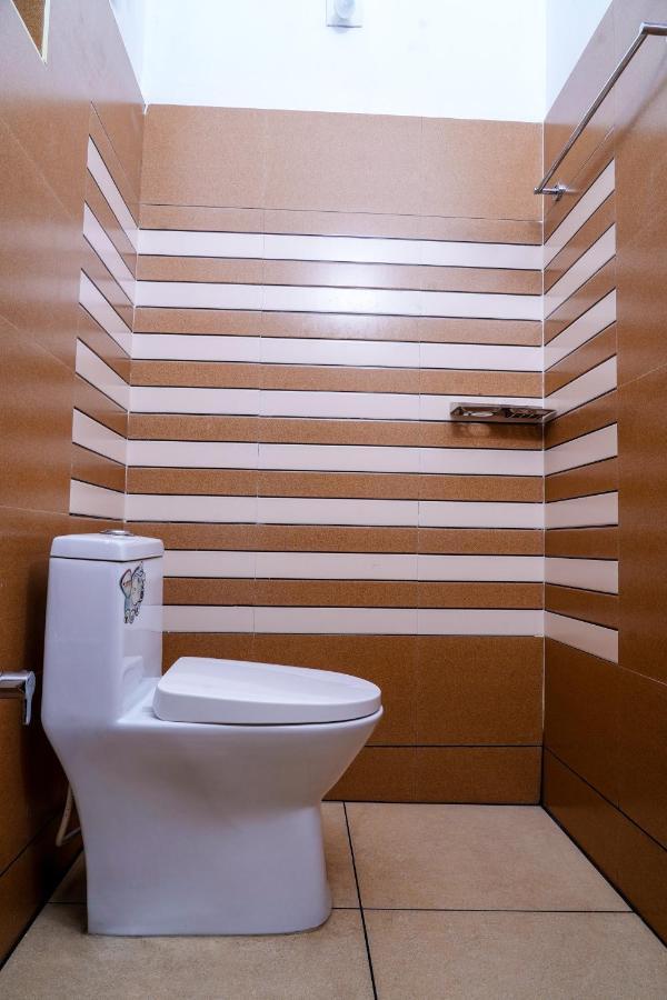 Отель Thekkumpuram Residency Kondotty Экстерьер фото
