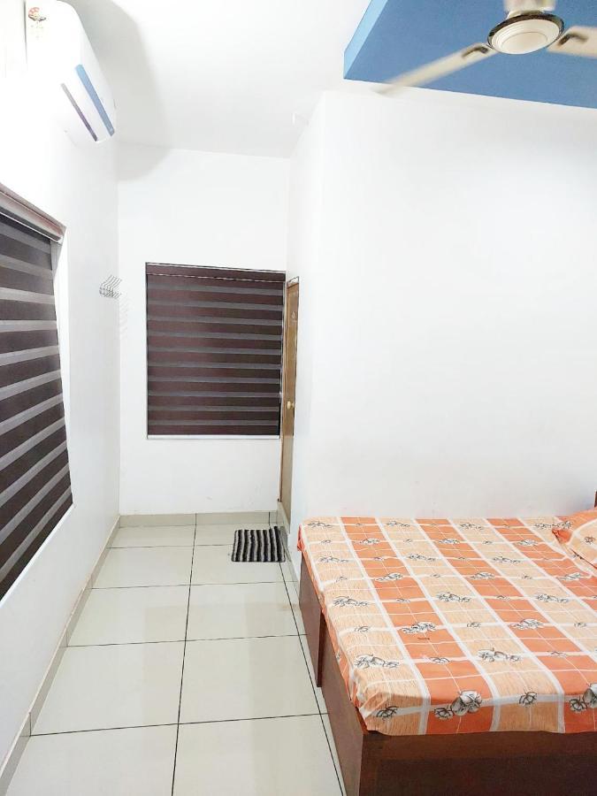 Отель Thekkumpuram Residency Kondotty Экстерьер фото