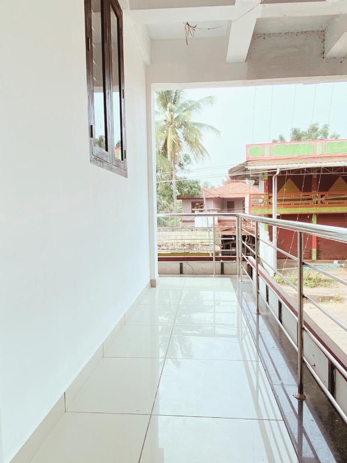 Отель Thekkumpuram Residency Kondotty Экстерьер фото